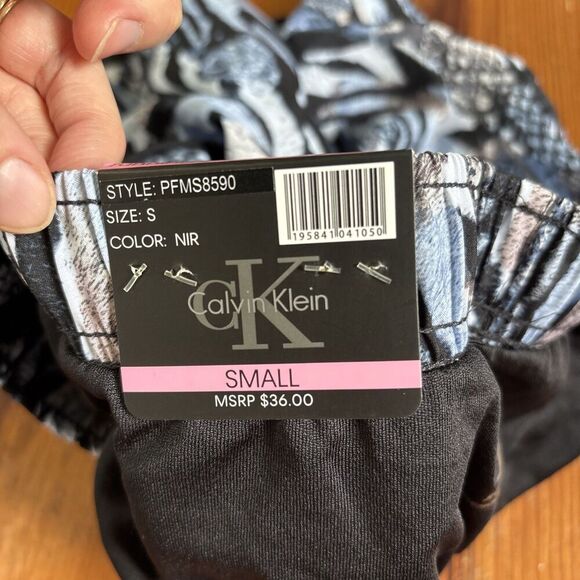 Calvin Klein Running Shorts PFMS8590 Women's Active Lightweight Gym Short Small - Picture 4 of 4